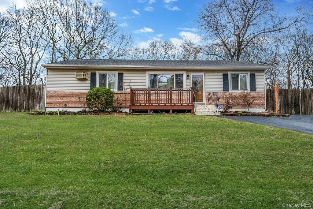 15 Carr Lane, Medford