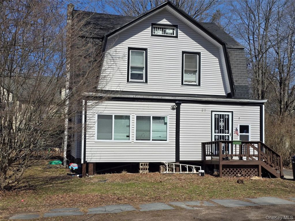 28 Lake Street, Monticello