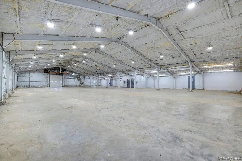 2681 Ny-17m - Building 1, Goshen