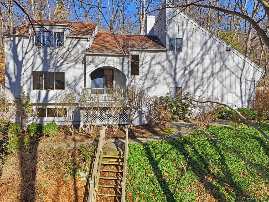 25 Longview Lane, Chappaqua