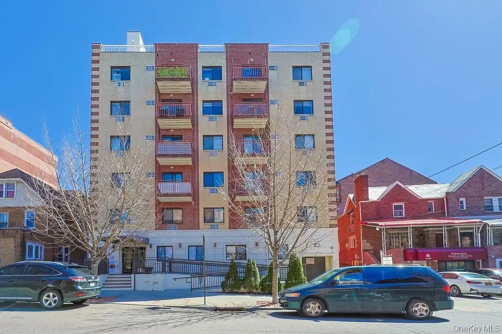 141-16 84th Drive # 4b, Briarwood