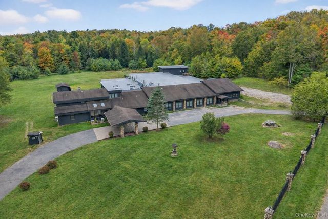 399 Gregory Road, Monticello