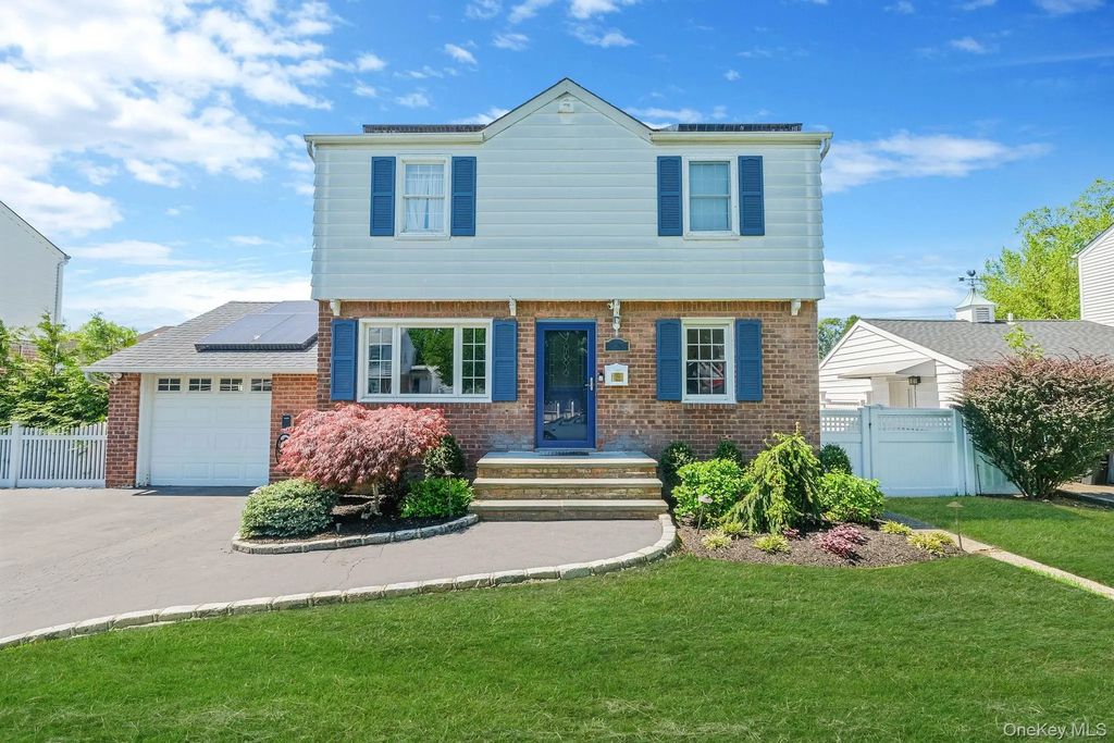2288 3rd Street, East Meadow
