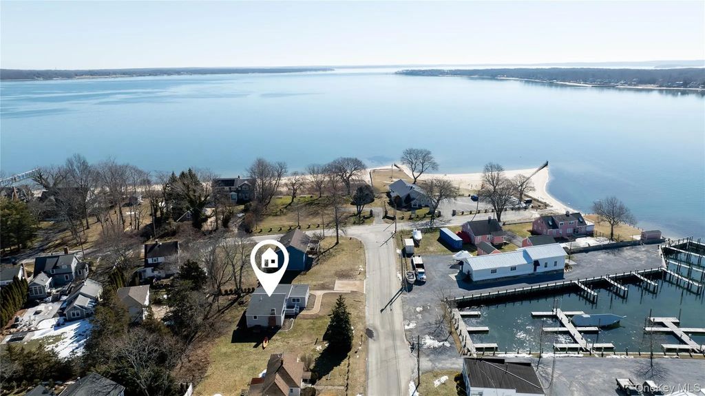 2845 Hobart Road, Southold