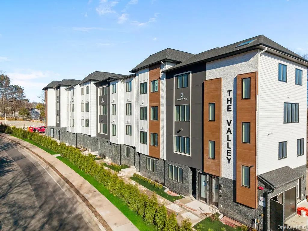 3 Valley Way # 320, Spring Valley