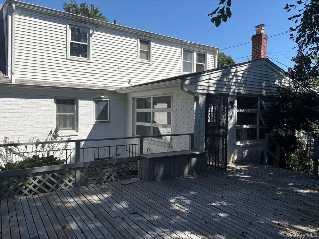 81 Gerard Avenue, New Hyde Park