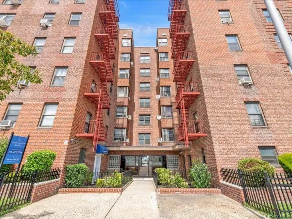 88-09 Northern Blvd Boulevard # 505, Jackson Heights