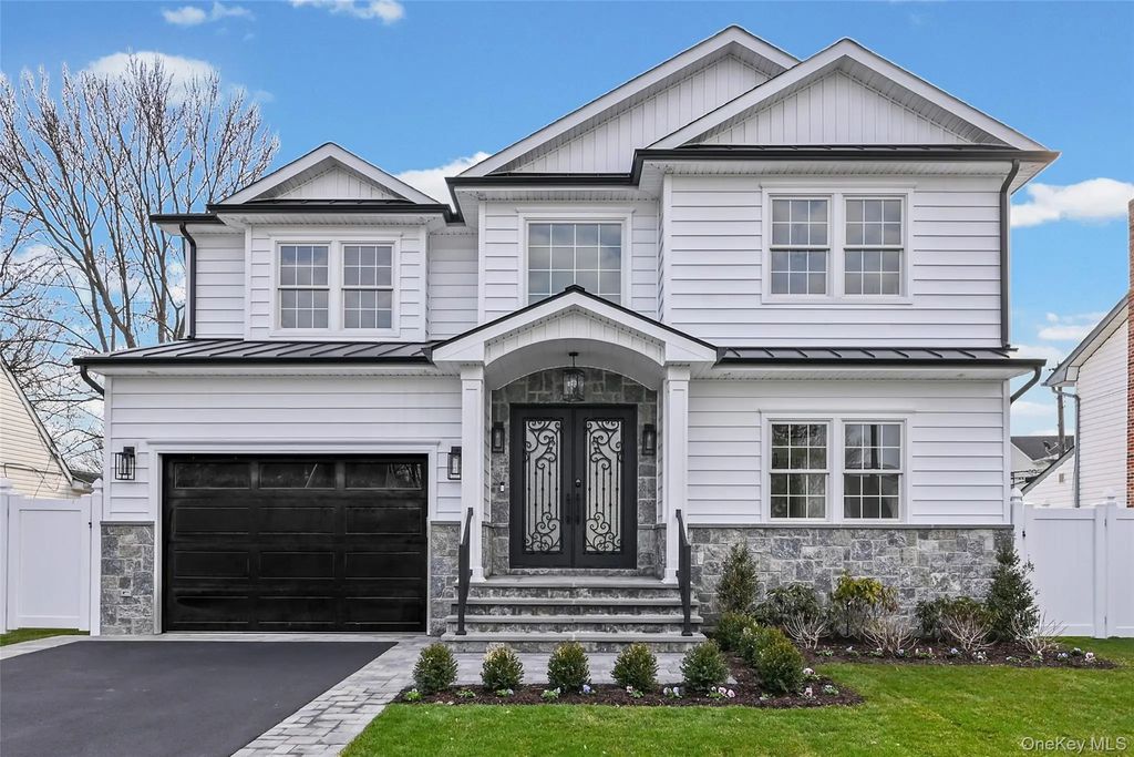 27 Grape Lane, Hicksville