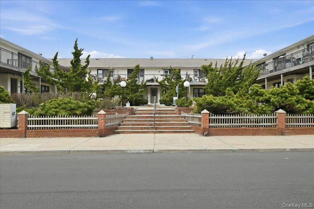65 W Broadway # 8b, Long Beach