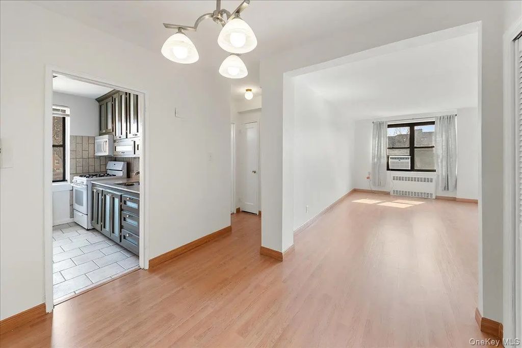 25-40 Union Street # 3f, Flushing