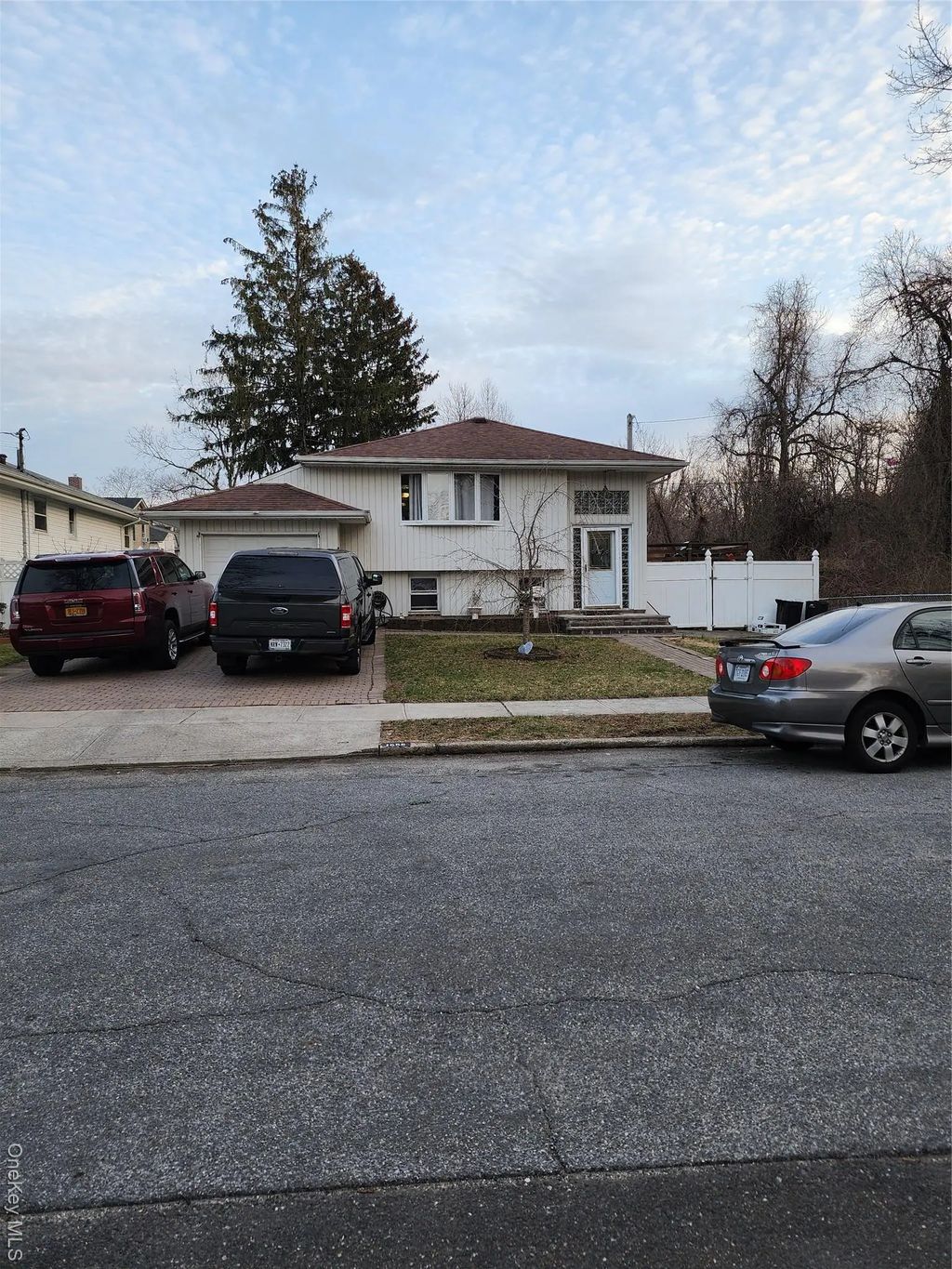 1656 Michalicki Place, Merrick