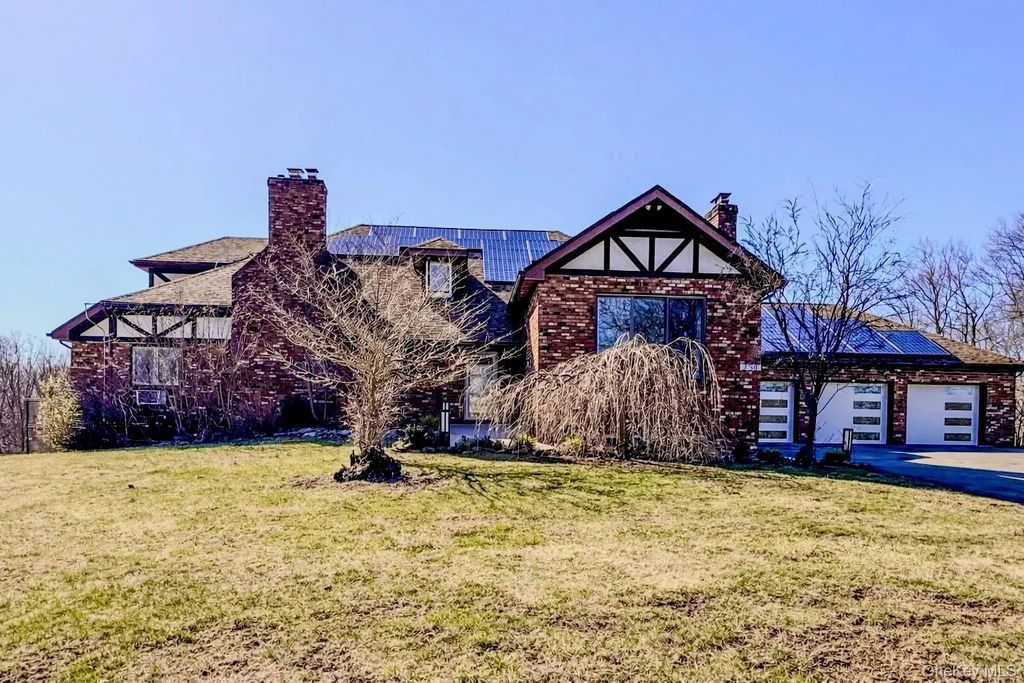 250 Maloney Road, Wappingers Falls