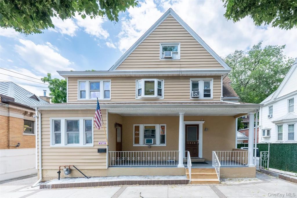 1314 College Point Boulevard, College Point
