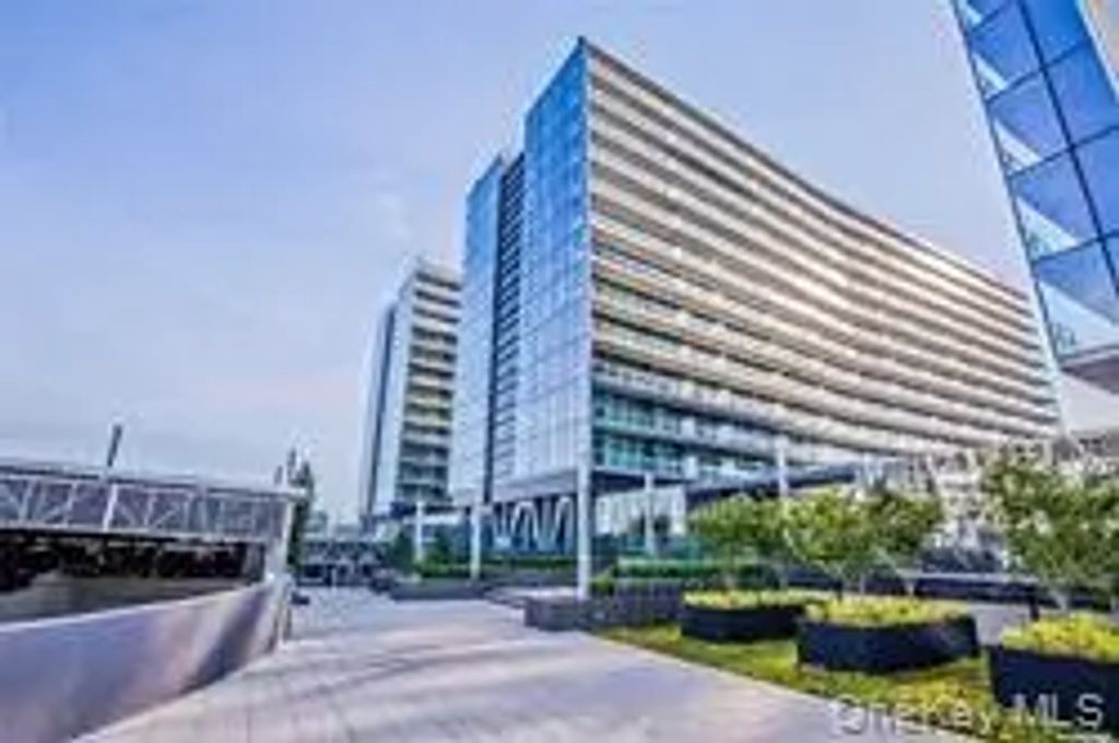 131-07 40th Road # E06, Flushing