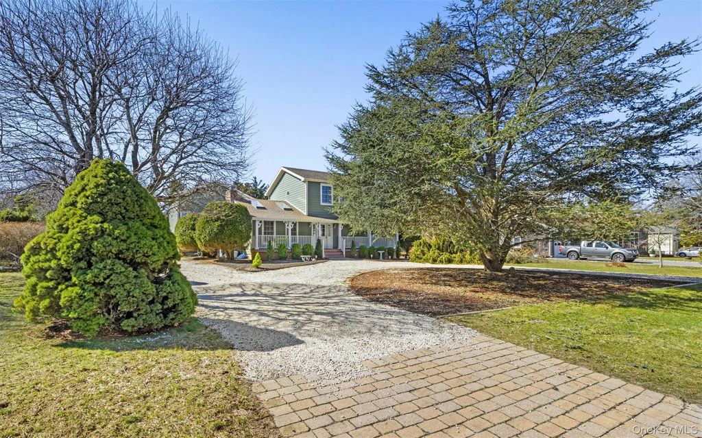 22 Peninsula Drive, Sag Harbor