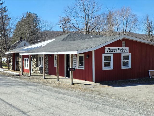 47 Burdick Road, Lagrangeville
