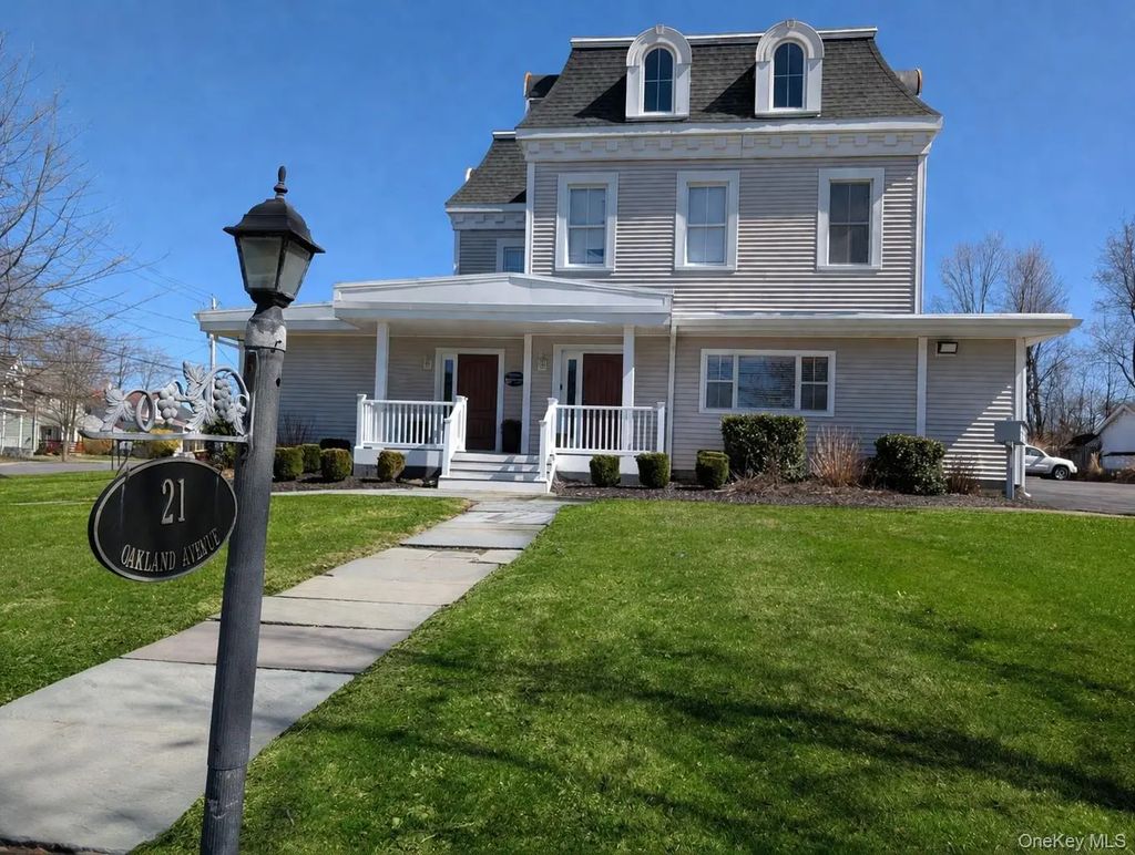 21 Oakland Avenue # 1b, Warwick