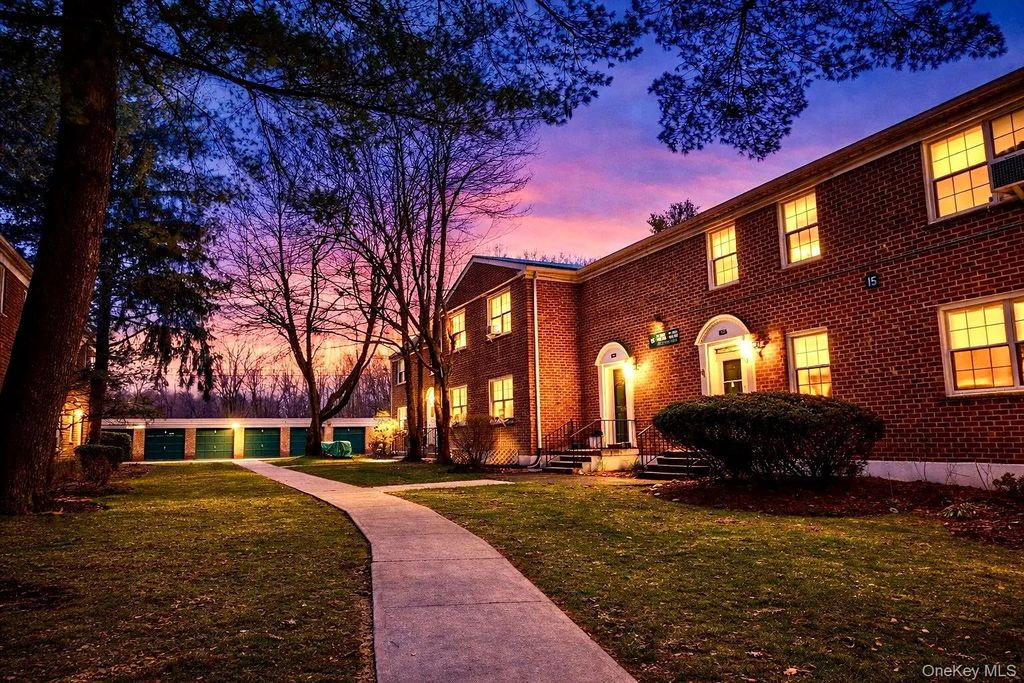 15 Fieldstone Drive # 143, Hartsdale