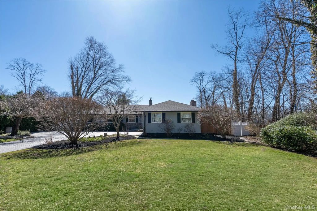 6 Edcris Lane, Huntington