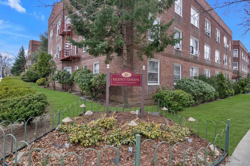 78-42 Main Street # 3j, Flushing