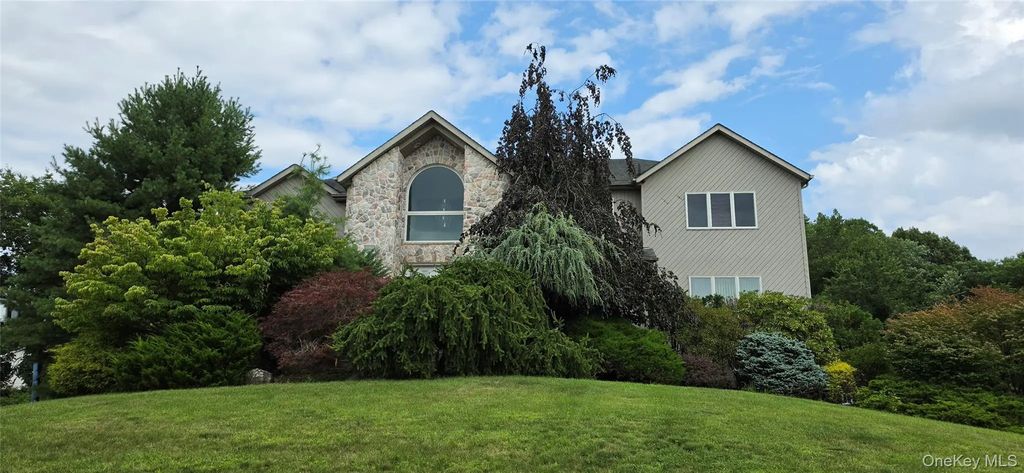 31 Lowell Drive, New City