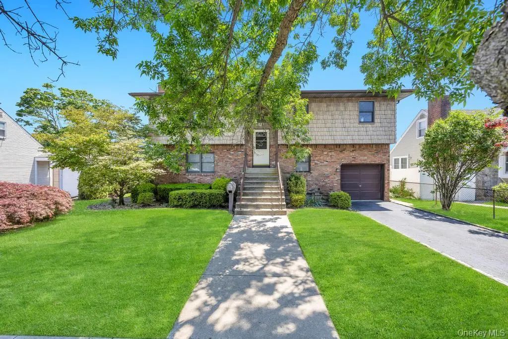 1840 Maurice Avenue, East Meadow