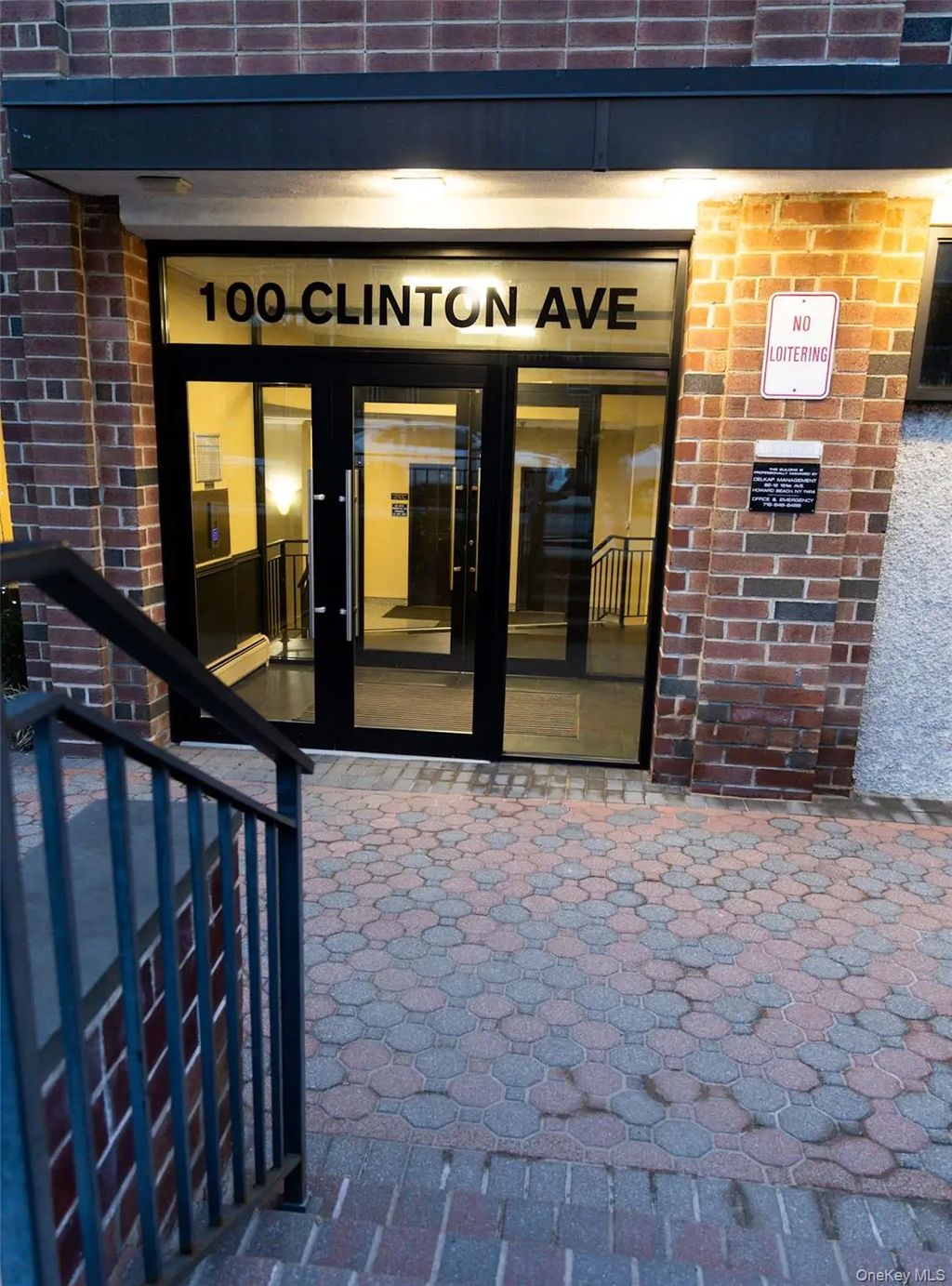 100 Clinton Avenue 2e, Mineola