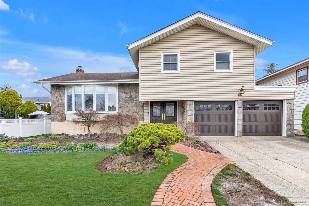 904 Park Lane, Valley Stream