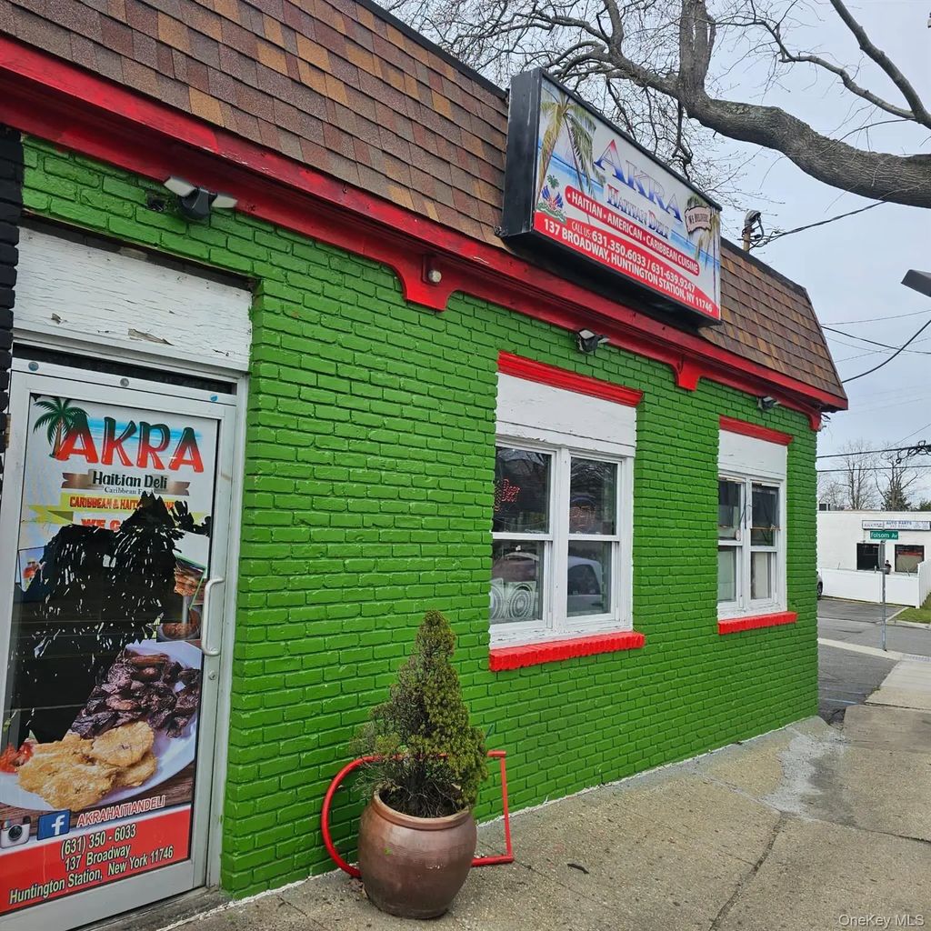 137 Broadway, Huntington Station