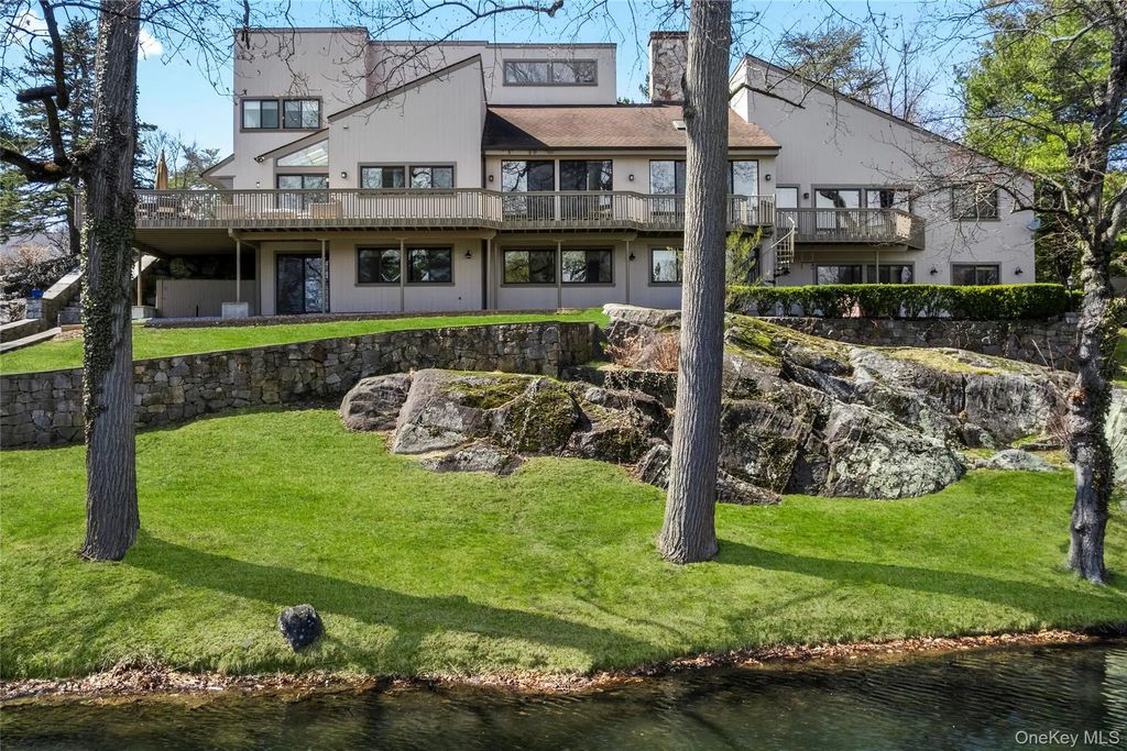 3 Lakeside Drive, Rye