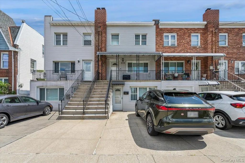228 Calhoun Avenue, Bronx