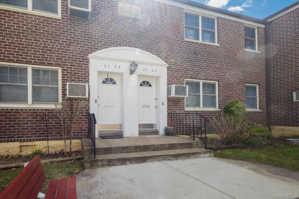61-28 255th # 1016, Little Neck