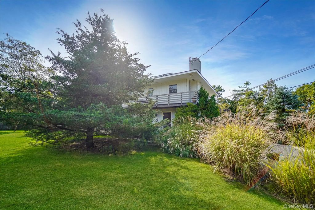 3 Jefferson Ave., Hampton Bays