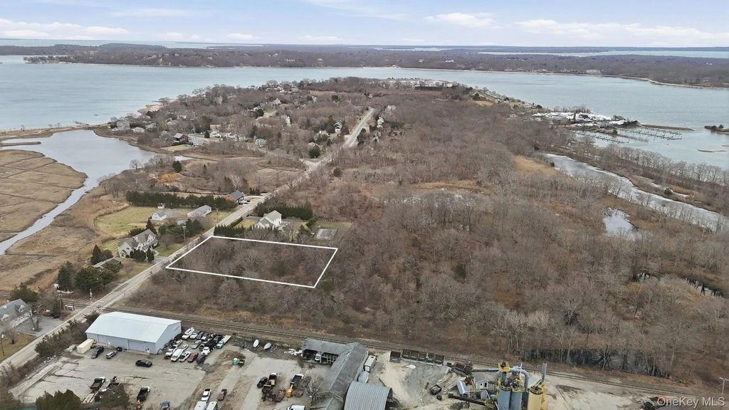 620 Kerwin Boulevard, Greenport