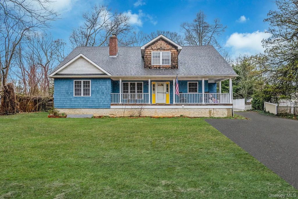 273 N Country Road, Miller Place