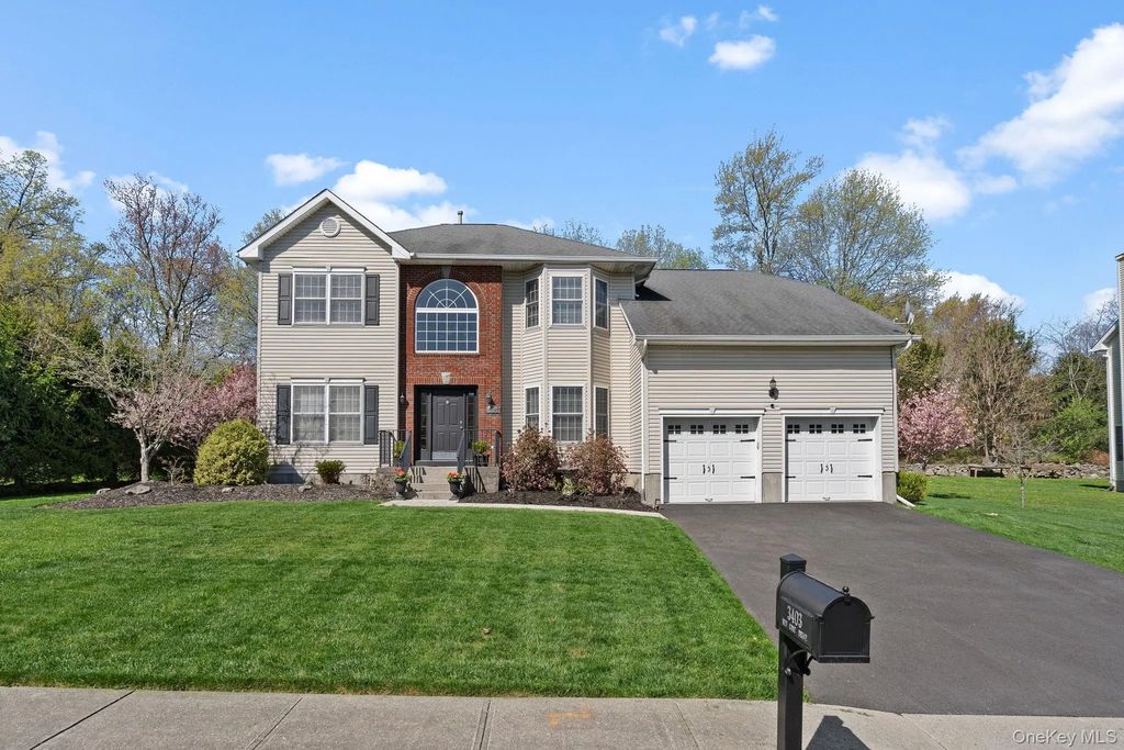 3403 Red Coat Drive, New Windsor