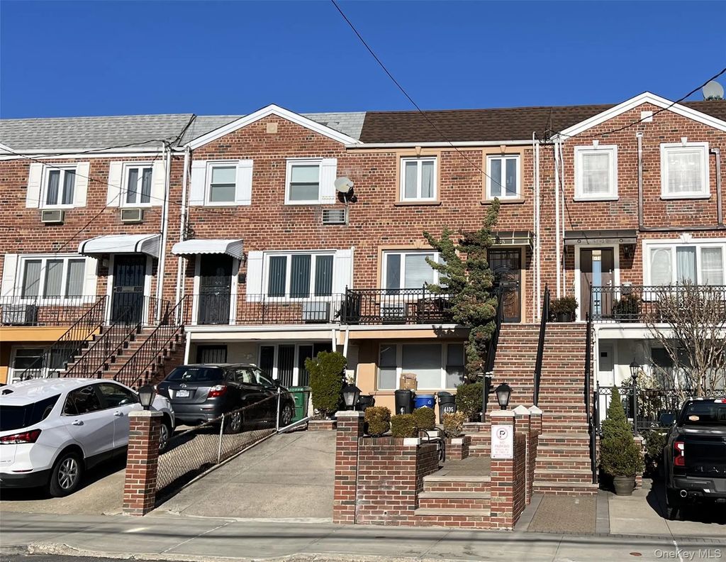 6135 64th Street, Middle Village