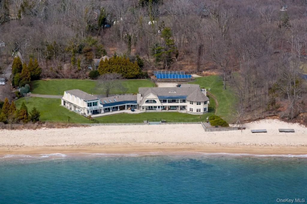 33 Beach Road, Northport