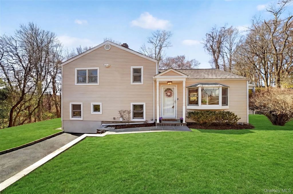 9 Ridge Road, Cortlandt Manor