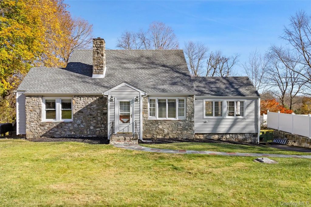 16 Hillside Terrace, Mahopac