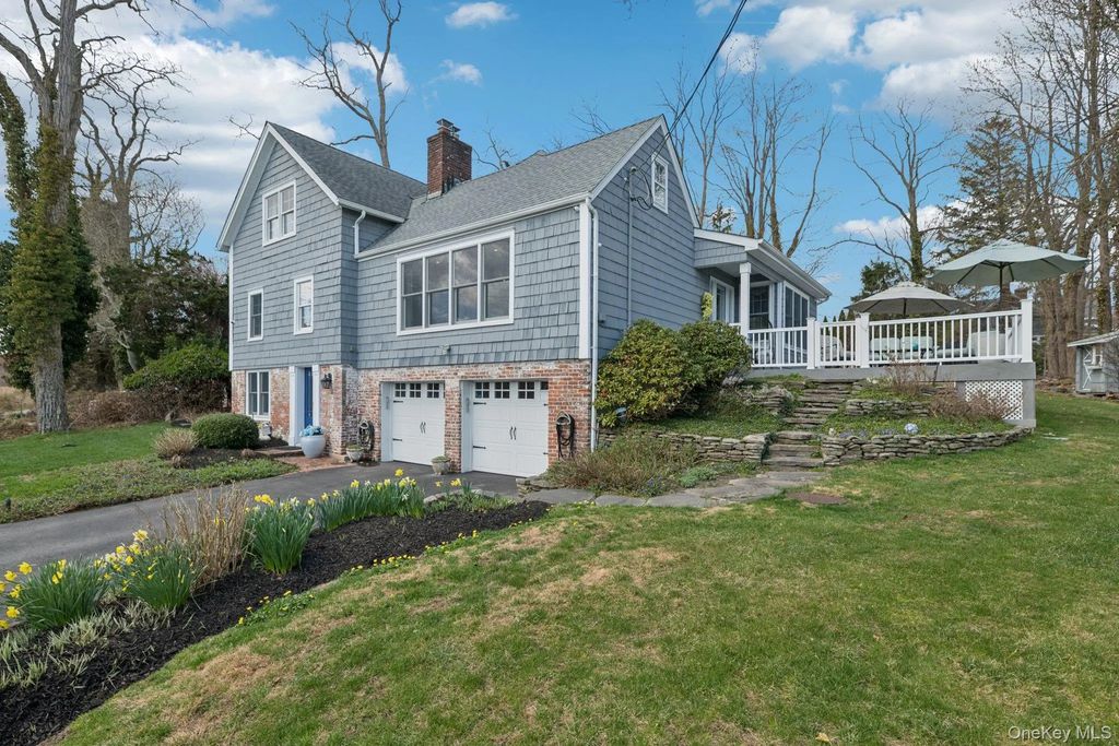 69 Fresh Pond Road, Northport