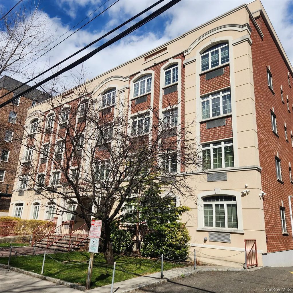85-15 120th Street # 3a, Kew Gardens