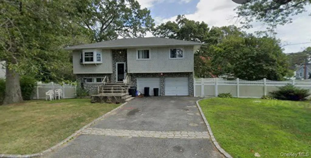 91 Putnam Avenue, West Babylon