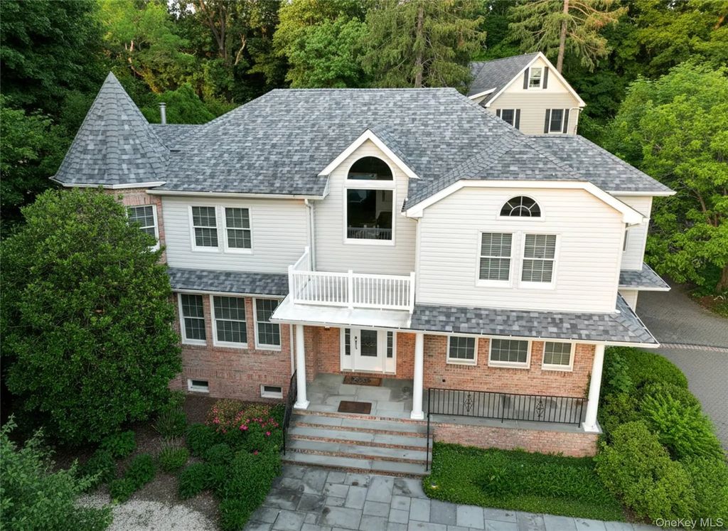 15 Church Street, Roslyn