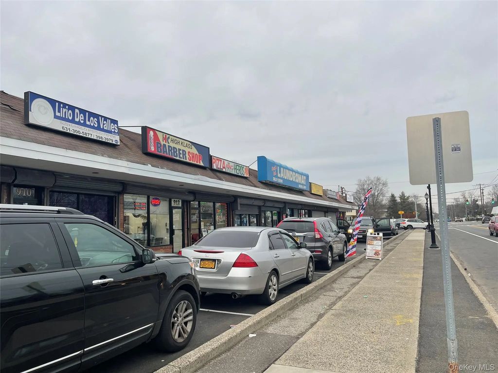 908-930 Straight Path, West Babylon