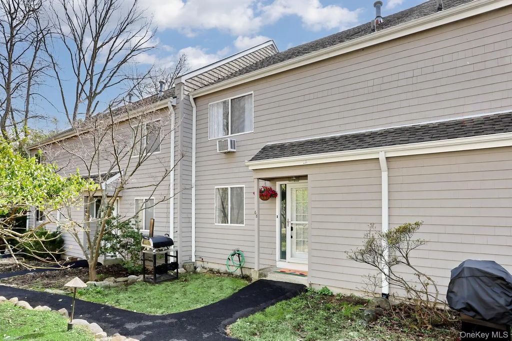 68 Hickory Hill Lane, Tappan