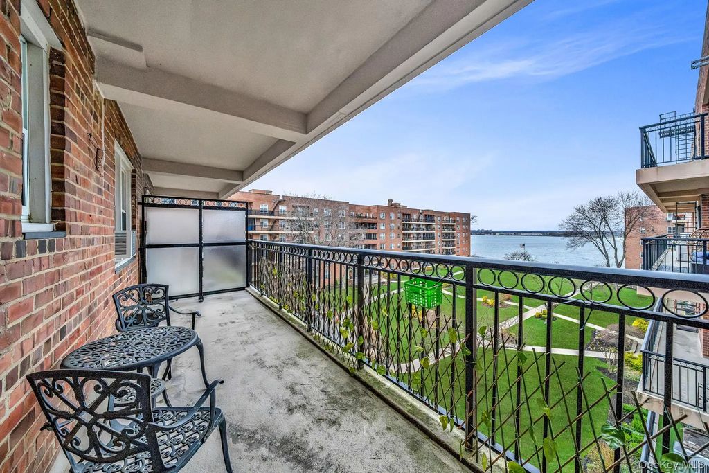 162-41 Powells Cove Boulevard # 5c, Whitestone