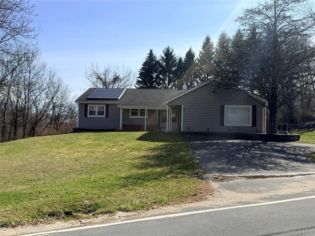 77 Upper Rd Road, Middletown