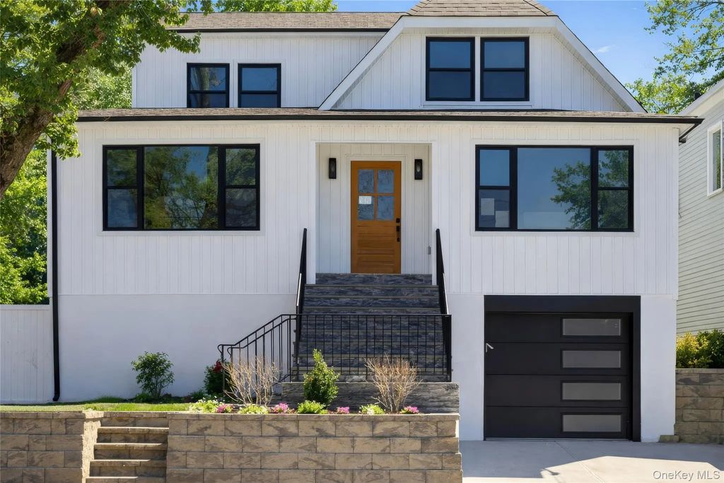 8 Hunt Avenue, Yonkers