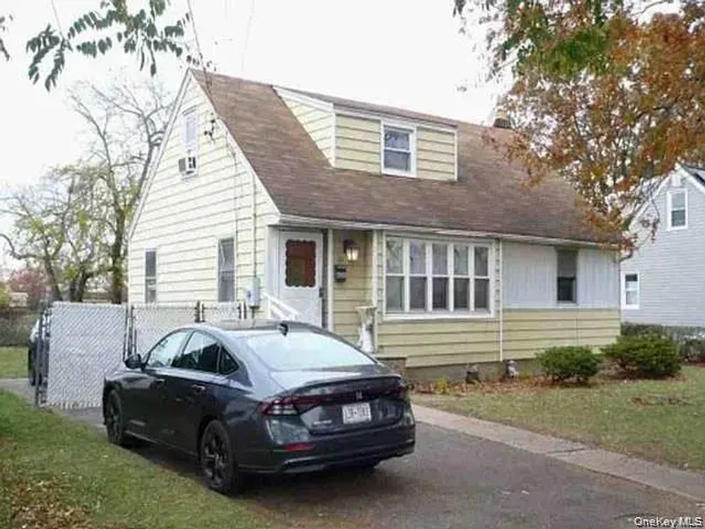650 Winthrop Drive, Uniondale